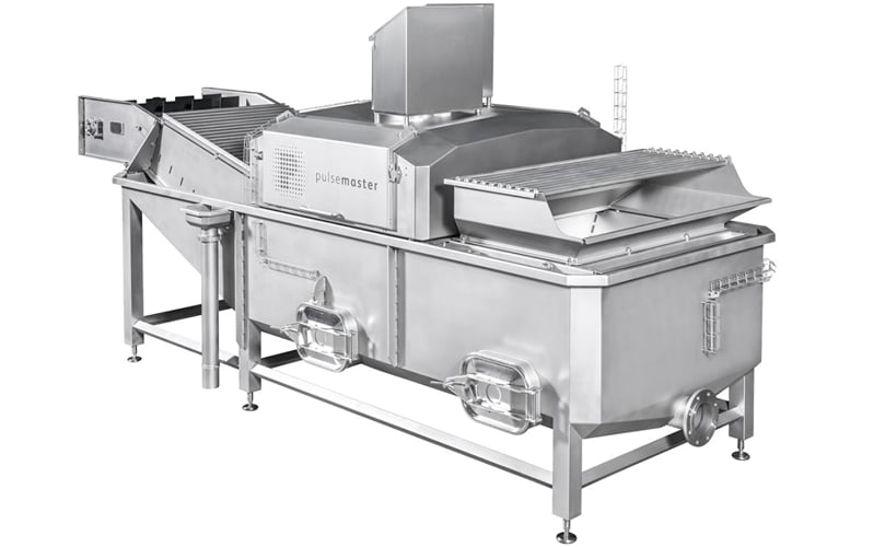 Een voorbeeld van Pulsemaster Pulsed Electric Field apparatuur. Het getoonde systeem is in staat om 60 ton (132.000 lbs) aardappelen (heel) per uur te behandelen voor de verwerking tot friet Een voorbeeld van Pulsemaster Pulsed Electric Field apparatuur. Het getoonde systeem is in staat om 60 ton (132.000 lbs) aardappelen (heel) per uur te behandelen voor de verwerking tot friet