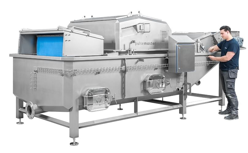 Pulsemaster’s PEF belt unit for processing big raw-peeled potatoes