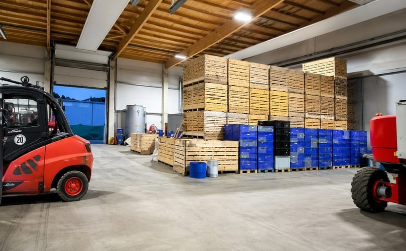 Potato storage and logistics operations at Raiffeisen Waren GmbH's Wesendorf facility support the handling, sorting and distribution of industrial, seed and table potatoes across Northern Germany Potato storage and logistics operations at Raiffeisen Waren GmbH's Wesendorf facility support the handling, sorting and distribution of industrial, seed and table potatoes across Northern Germany