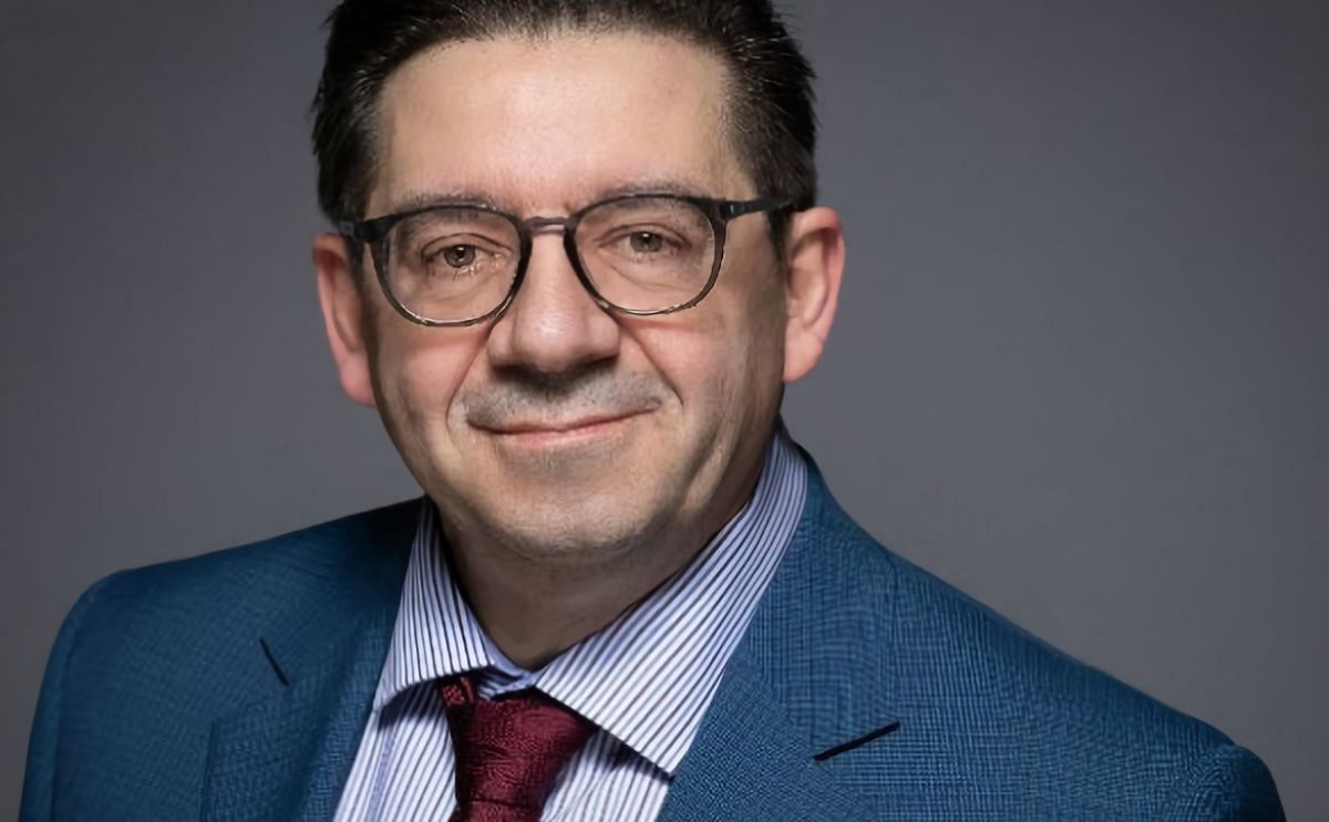 Francisco Moya es el Director General de Vitalis Réseau Francisco Moya es el Director General de Vitalis Réseau