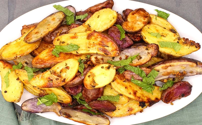 Herb-Roasted Fingerlings: Crispy, Golden and Flavorful Herb-Roasted Fingerlings: Crispy, Golden and Flavorful