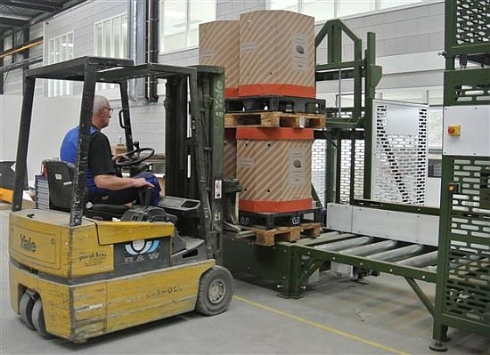 The Schouten Octabin Filler in operation The Schouten Octabin Filler in operation