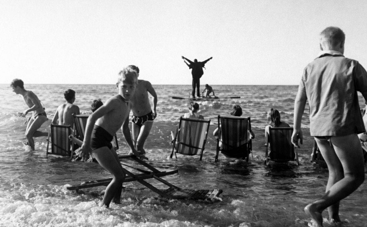 A picture of Tadesz Kantor's Panoramic Sea Happening A picture of Tadesz Kantor's Panoramic Sea Happening