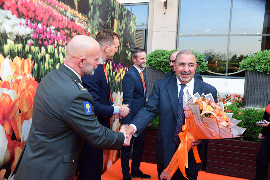 Mr. Shaaban, Chairman of the Board of Directors of Beirut Erbil Company, during his congratulations to the Dutch Consul on King’s Day and the staff of the Dutch Consulate in Erbil.