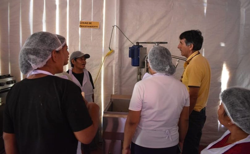 Women have been learning to use equipment to fry and dehydrate food products. (Courtesy: Conservation International Peru)