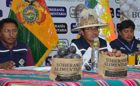 El director del IPDSA, Hugo Janco, durante la entrega. El director del IPDSA, Hugo Janco, durante la entrega.