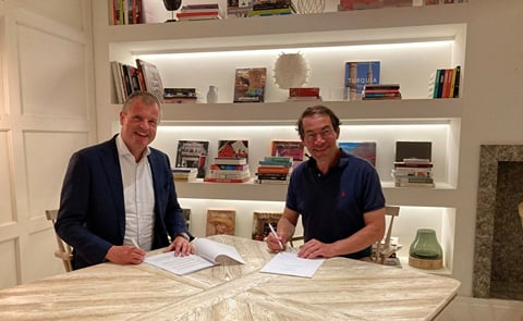 Erik Jan Bartels, Managing Director of Incotec (left) and Hein Kruyt CEO & Founder of Solynta (right). Erik Jan Bartels, Managing Director of Incotec (left) and Hein Kruyt CEO & Founder of Solynta (right).