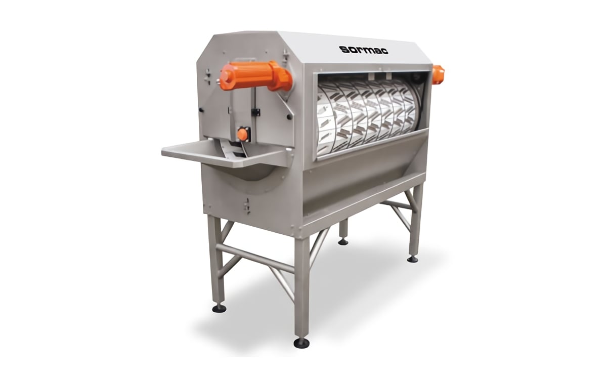 Sormac MS-Combi peeler in use on Noirmoutier Sormac MS-Combi peeler in use on Noirmoutier