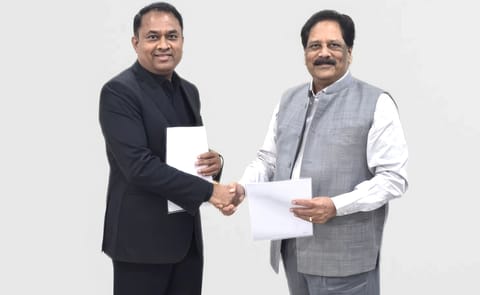 S. Soundararadjane (left) and KRK Reddy (right) exchange documents after signing a strategic partnership to advance microbiome-driven soil health in India’s potato ecosystem. S. Soundararadjane (left) and KRK Reddy (right) exchange documents after signing a strategic partnership to advance microbiome-driven soil health in India’s potato ecosystem.