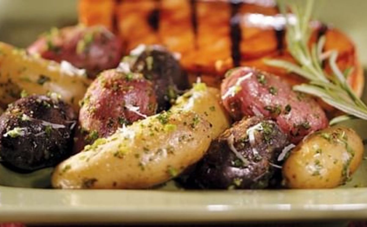 Foodservice eats up fingerlings, specialty potatoes Foodservice eats up fingerlings, specialty potatoes