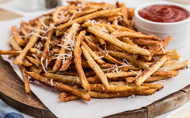 Golden Perfection: Crispy French Fries Fresh from the Fryer Golden Perfection: Crispy French Fries Fresh from the Fryer