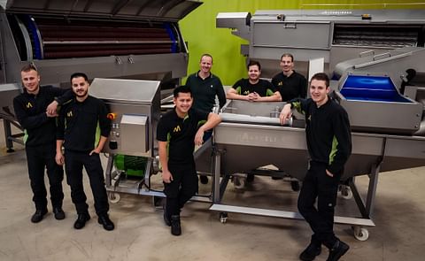 State-of-the-art potato processing line at Reno LLC featuring Marcelissen's high-tech equipment, enabling efficient peeling, transporting, inspecting, and weighing of potatoes in a modern facility State-of-the-art potato processing line at Reno LLC featuring Marcelissen's high-tech equipment, enabling efficient peeling, transporting, inspecting, and weighing of potatoes in a modern facility