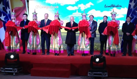 Opening ceremony. From Left to Right: Dennis Foo, vice president and general manager, China, ConAgra Foods Lamb Weston; Greg Schlafer, president, ConAgra Foods Lamb Weston; Paul Maass, president Private Brands and Commercial Foods, ConAgra Foods; Government officials