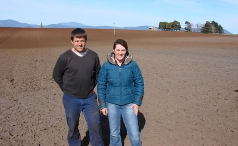 Scottsdale farmers Jerrod and Susan Nichols want to plant their crops but are in a standoff with McCain over prices
(Courtesy: ABC Rural) Scottsdale farmers Jerrod and Susan Nichols want to plant their crops but are in a standoff with McCain over prices
(Courtesy: ABC Rural)