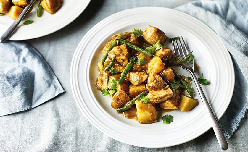 Help spread the word that potatoes are #morethanabitontheside for example by sharing #recipe ideas (Thai Curry shown) 