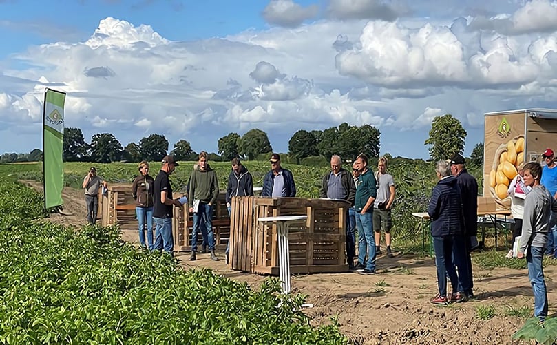 The first Europlant Variety Presentation at Gut Schirnau located in the heart-of Schleswig Holstein on the Kiel canal The first Europlant Sortenkiek at Gut Schirnau located in the heart-of Schleswig Holstein on the Kiel canal