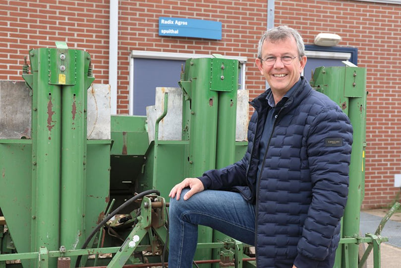 Corne Kempenaar (WURJ) - The manufacturers are certainly putting the brakes on the use of preci-sion farming. They're trying to protect their own niche, they have no need whatsoever to allow data registered under one brand to flow throu-gh to another. That can and should all be done better Corne Kempenaar (WURJ) - The manufacturers are certainly putting the brakes on the use of preci-sion farming. They're trying to protect their own niche, they have no need whatsoever to allow data registered under one brand to flow throu-gh to another. That can and should all be done better