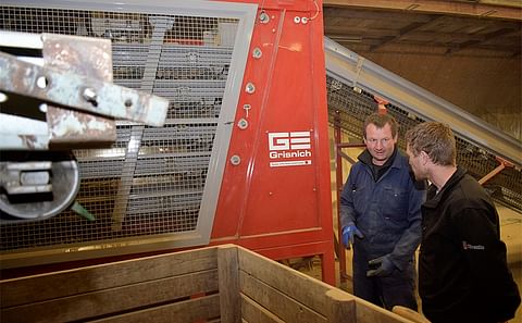 Jelle Lukema (left) with Stephan de Munnik (right), technical adviser at Tolsma-Grisnich with a MV09 sorter. Jelle Lukema (left) with Stephan de Munnik (right), technical adviser at Tolsma-Grisnich with a MV09 sorter.