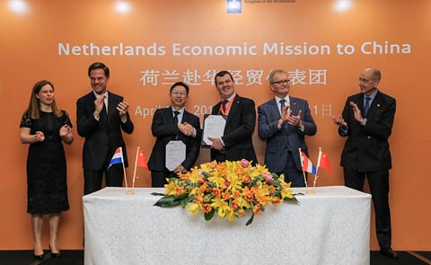 The signing ceremony took place in the presence of the Dutch Minister of Agriculture, Carola Schouten, Dutch Prime Minister Mark Rutte, VNO-NCW chairman Hans de Boer and Ed Kronenburg, the Dutch ambassador in China.
The signing parties were represented b The signing ceremony took place in the presence of the Dutch Minister of Agriculture, Carola Schouten, Dutch Prime Minister Mark Rutte, VNO-NCW chairman Hans de Boer and Ed Kronenburg, the Dutch ambassador in China.
The signing parties were represented b
