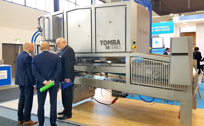 The TOMRA 5B offers the choice of four frame widths, from 800cm to 2000cm, and operates at belt speeds of two to five meters per second. The TOMRA 5B offers the choice of four frame widths, from 800cm to 2000cm, and operates at belt speeds of two to five meters per second.