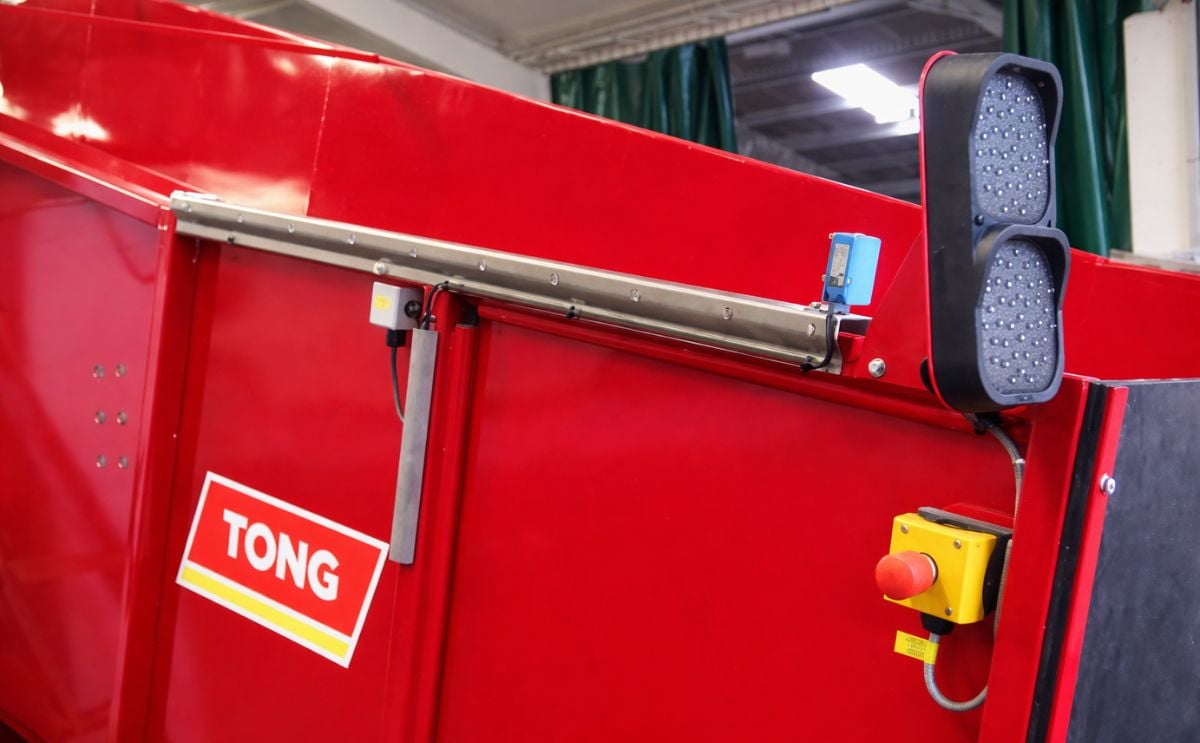 New Tong Caretaker trailer reversing sensors are a hit with potato growers New Tong Caretaker trailer reversing sensors are a hit with potato growers