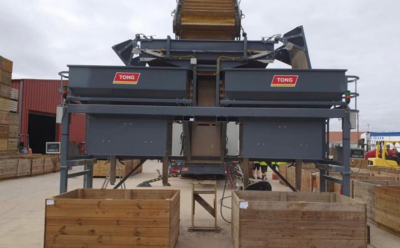 Potato Box Filling with Tong MonstaFill High Capacity Box Filler Potato Box Filling with Tong MonstaFill High Capacity Box Filler