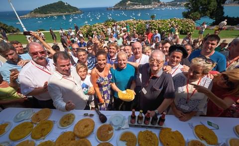 229 cocineros se animaron a participar en el certamen que organiza 'Contigo en la playa' 229 cocineros se animaron a participar en el certamen que organiza 'Contigo en la playa'