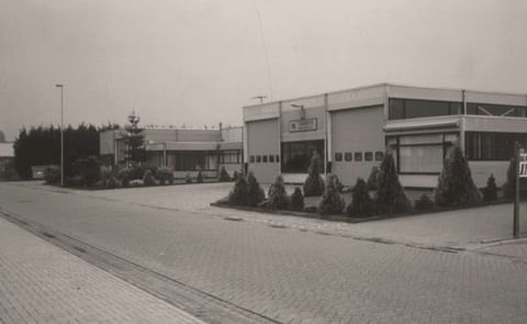 Tummers then and now!Then: a view of the company premises in 1994. Now: Father and son Fons and Erwin Tummers after the rebranding to ‘Tummers Food Processing Solutions’ and the reveal of the new logo last year. Tummers then and now!Then: a view of the company premises in 1994. Now: Father and son Fons and Erwin Tummers after the rebranding to ‘Tummers Food Processing Solutions’ and the reveal of the new logo last year.