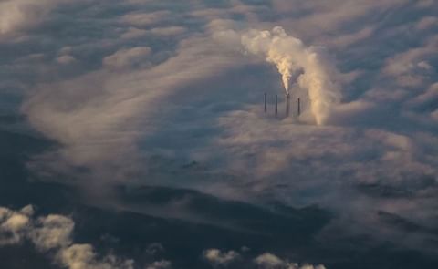 Fossil fuel power plants are one of the largest emitters of the greenhouse gases that cause climate change. Fossil fuel power plants are one of the largest emitters of the greenhouse gases that cause climate change.