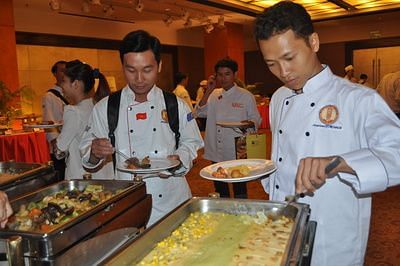 Vietnam Chefs sampling US based potato products Vietnam Chefs sampling US based potato products