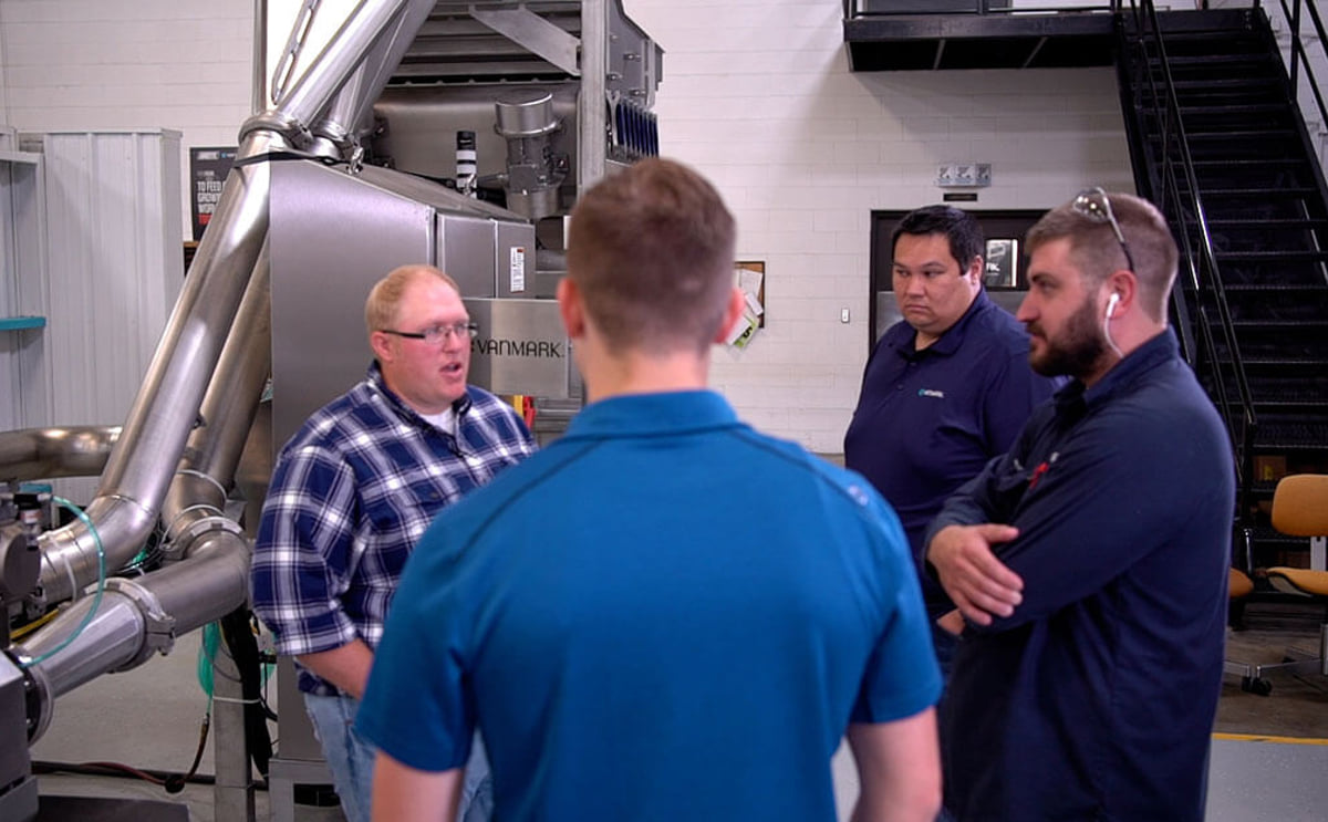 Vanmark Adds Installation Services for Buyers Vanmark Adds Installation Services for Buyers