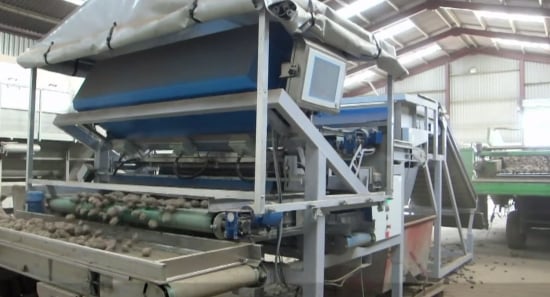 TOMRA's Field Potato Sorter (FPS) in operation
TOMRA's Field Potato Sorter (FPS) in operation