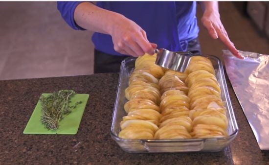 How to Make Yellow Potato Roast
