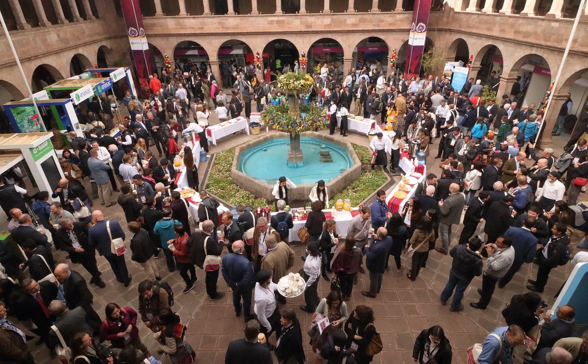 Participants of the combined World Potato Congress and the 28th Congress of ALAP are enjoying a break between the presentations. More than 800 people from 50 countries gathered in Cusco, Peru.