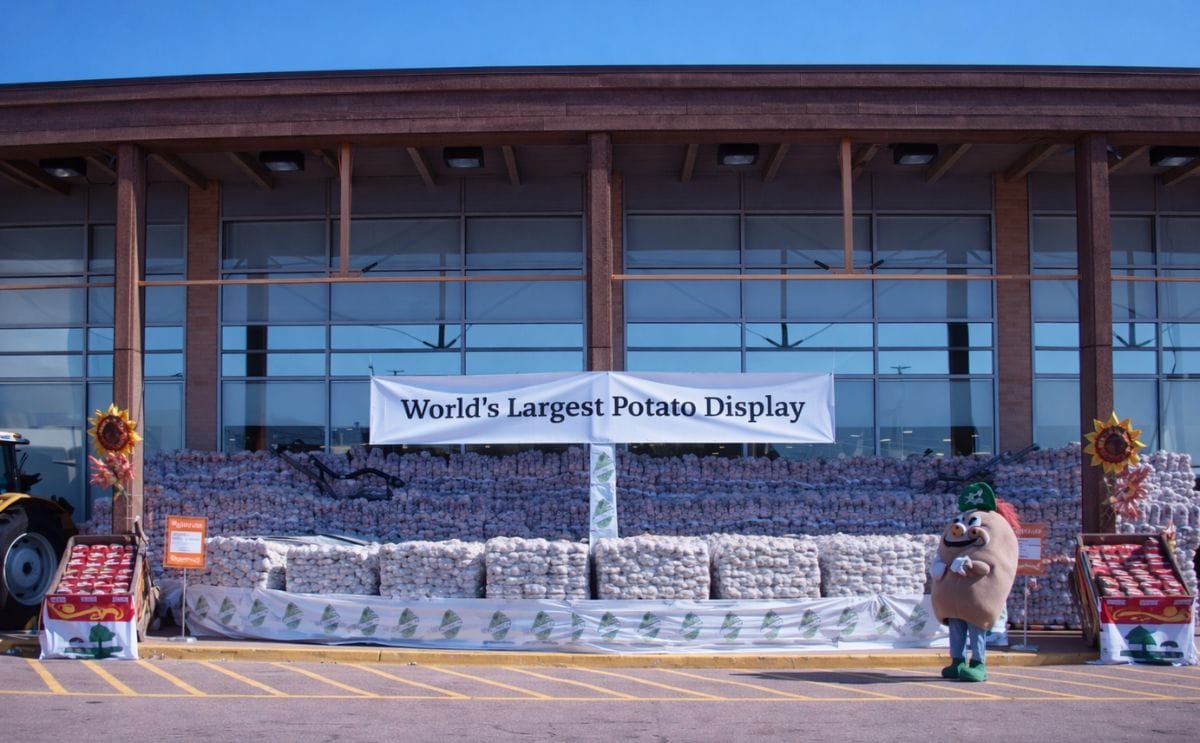 Sobeys Display of PEI Potatoes sets world record