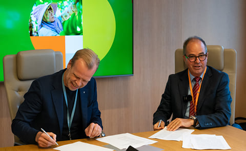 Yara signs MOU with El Parque Papas Yara signs MOU with El Parque Papas